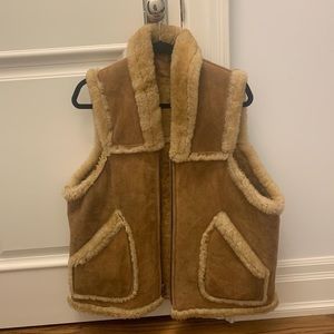 Vintage 70s vest , the perfect piece for fall/winter✨ Fits size L 🤍